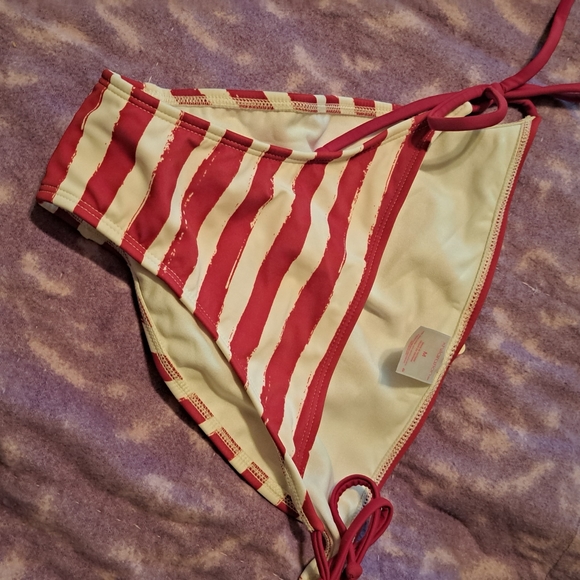 Cute swimsuit - Picture 4 of 4